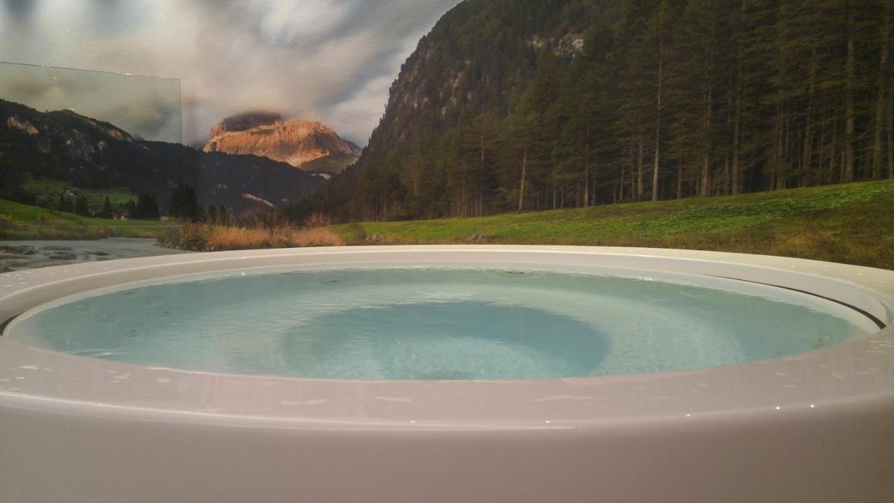 Hotel Flora Alpina Campitello di Fassa Eksteriør bilde