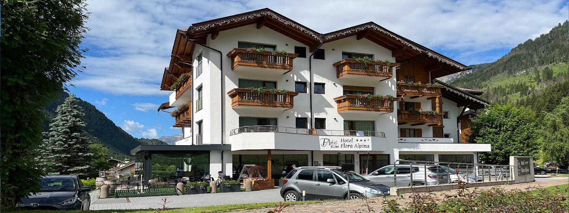 Hotel Flora Alpina Campitello di Fassa Eksteriør bilde