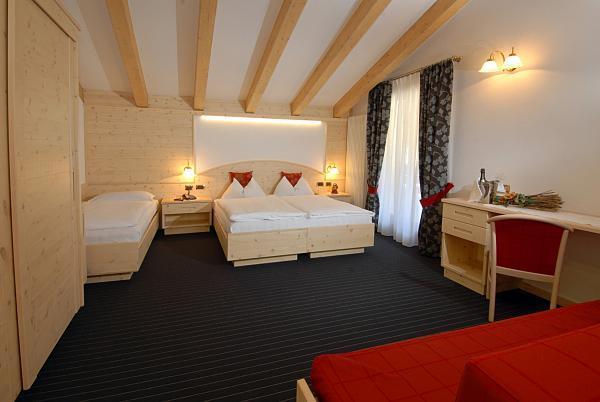 Hotel Flora Alpina Campitello di Fassa Rom bilde